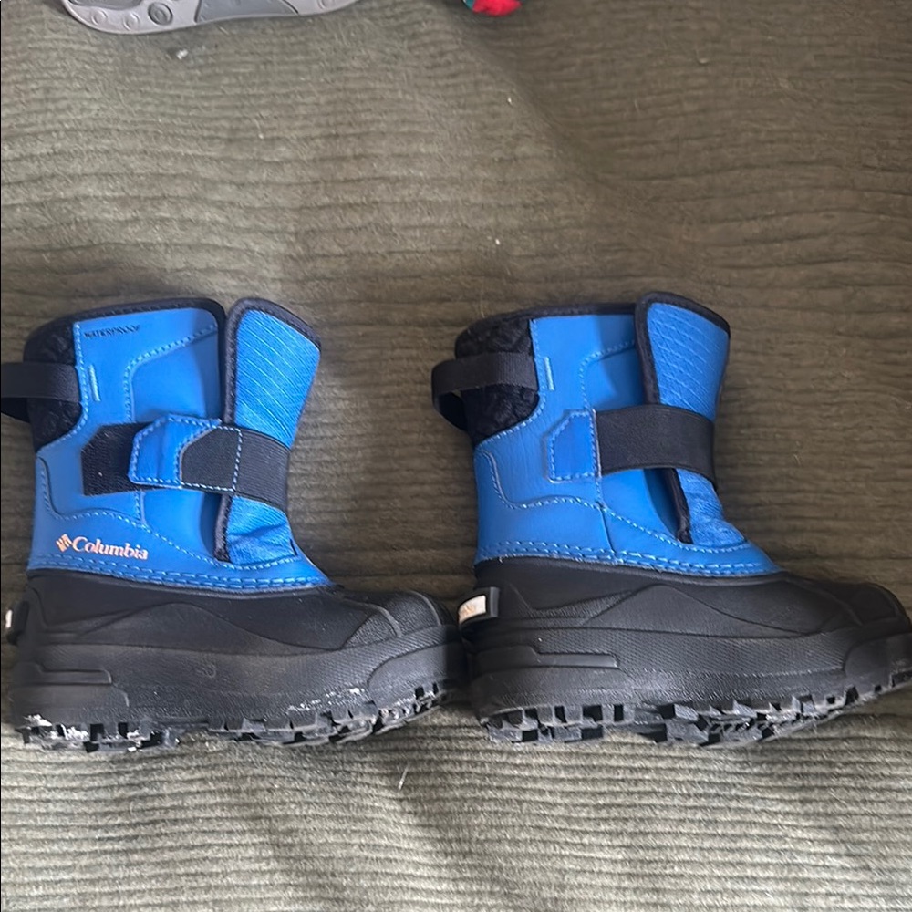 Columbia Kids Blue and Black Boots